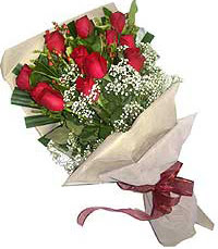 11 adet kirmizi güllerden özel buket  İsparta internetten çiçek siparişi 