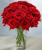  İsparta çiçek siparişi sitesi  Sevdiklerinize özel ürün 12 adet cam içerisinde kirmizi gül  İsparta hediye çiçek yolla  