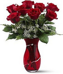 Vazo içinde 8 adet kirmizilar içinde güller  İsparta internetten çiçek siparişi 