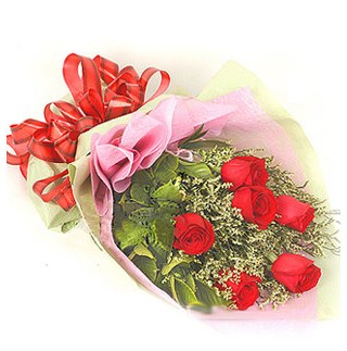  İsparta çiçek , çiçekçi , çiçekçilik  6 adet kırmızı gülden buket